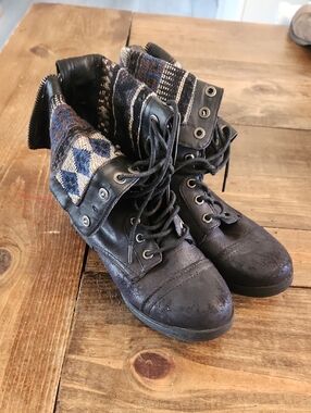 JustFab Black Lace-Up Foldover Knit Cuff Combat Boots